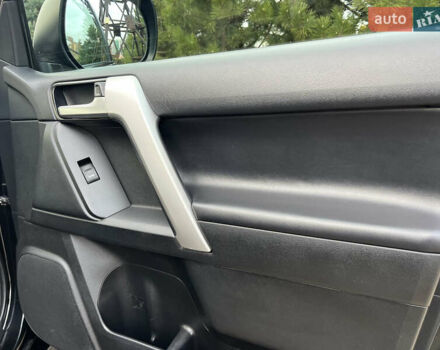 Чорний Тойота Ленд Крузер Прадо, об'ємом двигуна 3.96 л та пробігом 129 тис. км за 38900 $, фото 19 на Automoto.ua