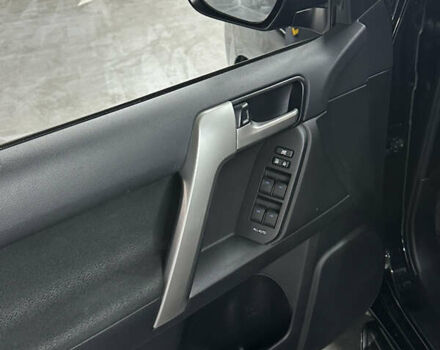 Черный Тойота Ленд Крузер Прадо, объемом двигателя 4 л и пробегом 35 тыс. км за 44999 $, фото 16 на Automoto.ua