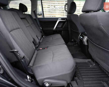 Черный Тойота Ленд Крузер Прадо, объемом двигателя 3.96 л и пробегом 31 тыс. км за 43948 $, фото 6 на Automoto.ua