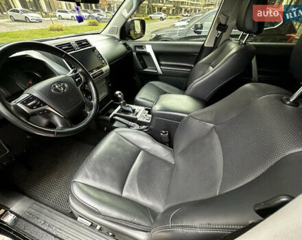 Черный Тойота Ленд Крузер Прадо, объемом двигателя 2.76 л и пробегом 133 тыс. км за 43000 $, фото 11 на Automoto.ua