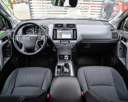 Черный Тойота Ленд Крузер Прадо, объемом двигателя 3.96 л и пробегом 31 тыс. км за 43948 $, фото 7 на Automoto.ua