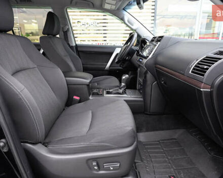 Черный Тойота Ленд Крузер Прадо, объемом двигателя 3.96 л и пробегом 31 тыс. км за 43948 $, фото 5 на Automoto.ua