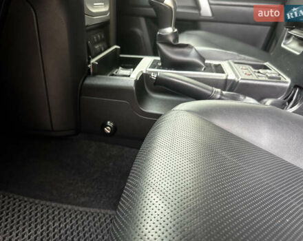 Черный Тойота Ленд Крузер Прадо, объемом двигателя 2.76 л и пробегом 133 тыс. км за 43000 $, фото 10 на Automoto.ua