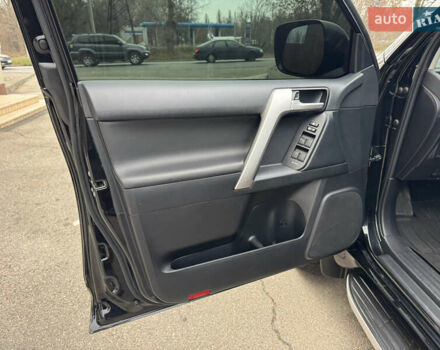 Черный Тойота Ленд Крузер Прадо, объемом двигателя 3.96 л и пробегом 62 тыс. км за 46000 $, фото 17 на Automoto.ua