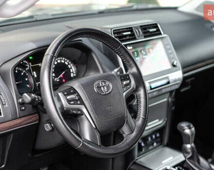 Черный Тойота Ленд Крузер Прадо, объемом двигателя 3.96 л и пробегом 31 тыс. км за 43948 $, фото 13 на Automoto.ua