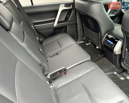 Черный Тойота Ленд Крузер Прадо, объемом двигателя 3.96 л и пробегом 69 тыс. км за 49700 $, фото 24 на Automoto.ua