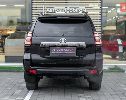 Черный Тойота Ленд Крузер Прадо, объемом двигателя 3.96 л и пробегом 31 тыс. км за 43948 $, фото 3 на Automoto.ua