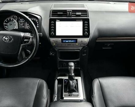 Черный Тойота Ленд Крузер Прадо, объемом двигателя 3.96 л и пробегом 31 тыс. км за 57942 $, фото 7 на Automoto.ua