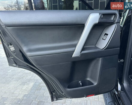 Черный Тойота Ленд Крузер Прадо, объемом двигателя 2.76 л и пробегом 93 тыс. км за 47500 $, фото 95 на Automoto.ua