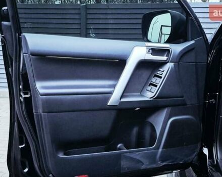 Чорний Тойота Ленд Крузер Прадо, об'ємом двигуна 2.76 л та пробігом 2 тис. км за 70000 $, фото 12 на Automoto.ua