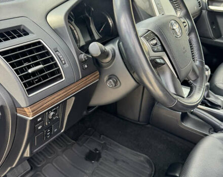 Чорний Тойота Ленд Крузер Прадо, об'ємом двигуна 2.76 л та пробігом 146 тис. км за 49300 $, фото 25 на Automoto.ua