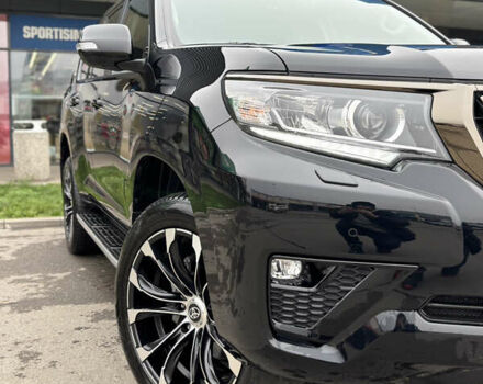 Черный Тойота Ленд Крузер Прадо, объемом двигателя 2.8 л и пробегом 33 тыс. км за 58000 $, фото 1 на Automoto.ua