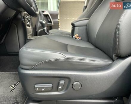 Черный Тойота Ленд Крузер Прадо, объемом двигателя 2.76 л и пробегом 87 тыс. км за 52700 $, фото 44 на Automoto.ua