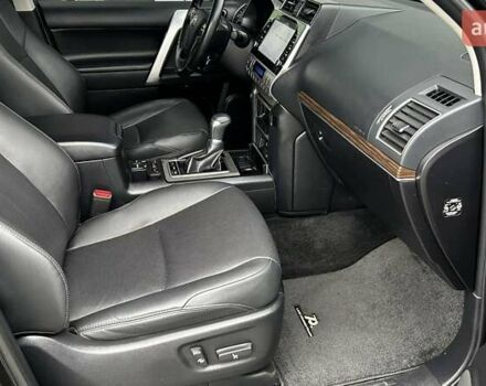 Черный Тойота Ленд Крузер Прадо, объемом двигателя 3.96 л и пробегом 31 тыс. км за 57942 $, фото 5 на Automoto.ua