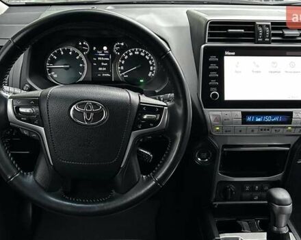 Черный Тойота Ленд Крузер Прадо, объемом двигателя 3.96 л и пробегом 31 тыс. км за 57942 $, фото 8 на Automoto.ua