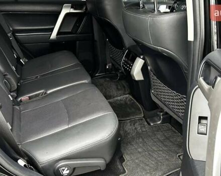 Черный Тойота Ленд Крузер Прадо, объемом двигателя 3.96 л и пробегом 31 тыс. км за 57942 $, фото 6 на Automoto.ua