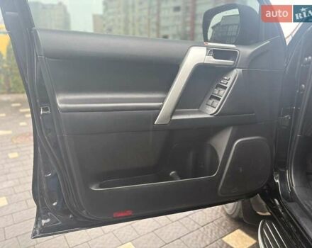 Чорний Тойота Ленд Крузер Прадо, об'ємом двигуна 2.76 л та пробігом 70 тис. км за 53490 $, фото 6 на Automoto.ua