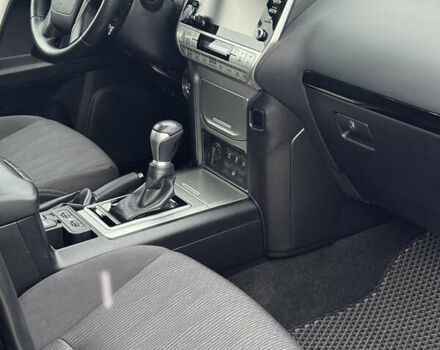 Черный Тойота Ленд Крузер Прадо, объемом двигателя 2.76 л и пробегом 21 тыс. км за 51300 $, фото 19 на Automoto.ua