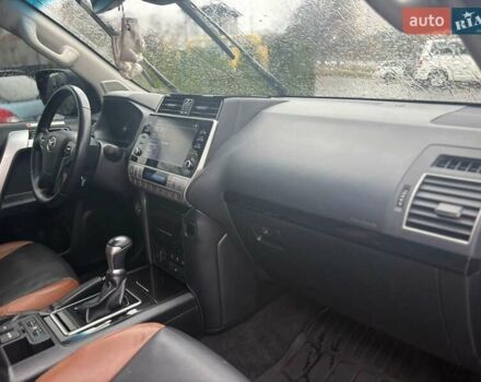 Чорний Тойота Ленд Крузер Прадо, об'ємом двигуна 2.76 л та пробігом 70 тис. км за 53490 $, фото 8 на Automoto.ua