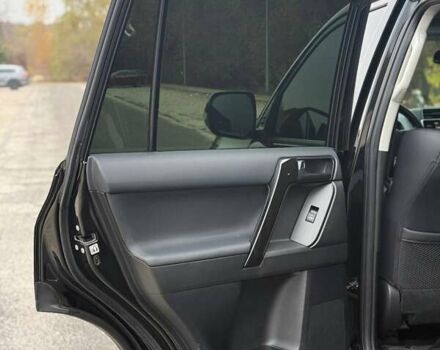 Чорний Тойота Ленд Крузер Прадо, об'ємом двигуна 2.76 л та пробігом 65 тис. км за 49000 $, фото 8 на Automoto.ua