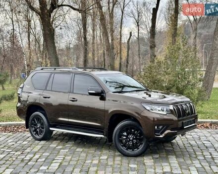 Коричневый Тойота Ленд Крузер Прадо, объемом двигателя 3.96 л и пробегом 37 тыс. км за 46999 $, фото 2 на Automoto.ua