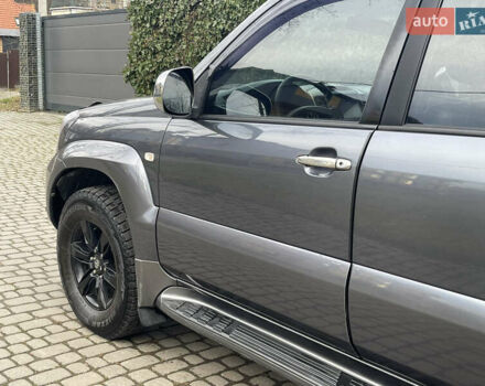 Тойота Ленд Крузер Прадо, объемом двигателя 4 л и пробегом 305 тыс. км за 16500 $, фото 8 на Automoto.ua