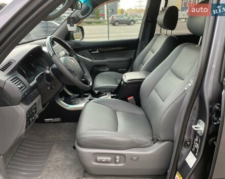 Тойота Ленд Крузер Прадо, объемом двигателя 4 л и пробегом 272 тыс. км за 16200 $, фото 8 на Automoto.ua