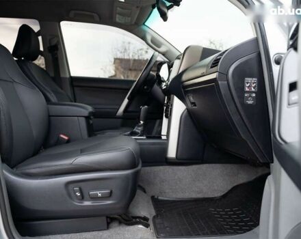 Тойота Ленд Крузер Прадо, объемом двигателя 0 л и пробегом 232 тыс. км за 22900 $, фото 24 на Automoto.ua