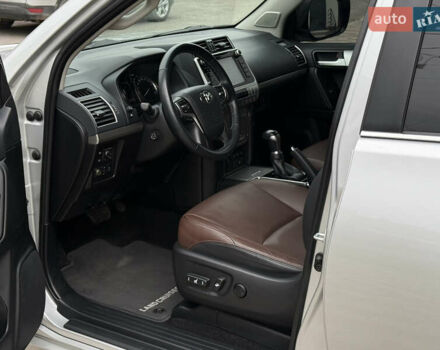 Тойота Ленд Крузер Прадо 2018 в Тернополе на Automoto.ua Тойота Ленд Крузер Прадо, объемом двигателя 2.8 л и пробегом 250 тыс. км за 35300 $, фото 8 на Automoto.ua