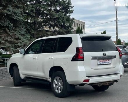 Тойота Ленд Крузер Прадо, объемом двигателя 0 л и пробегом 72 тыс. км за 37999 $, фото 3 на Automoto.ua