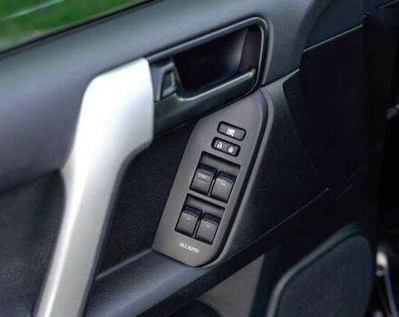 Тойота Ленд Крузер Прадо, объемом двигателя 0 л и пробегом 114 тыс. км за 33667 $, фото 13 на Automoto.ua