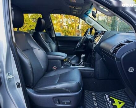 Тойота Ленд Крузер Прадо, об'ємом двигуна 2.8 л та пробігом 28 тис. км за 43499 $, фото 24 на Automoto.ua