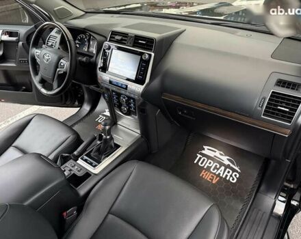 Тойота Ленд Крузер Прадо, объемом двигателя 4 л и пробегом 72 тыс. км за 54900 $, фото 29 на Automoto.ua