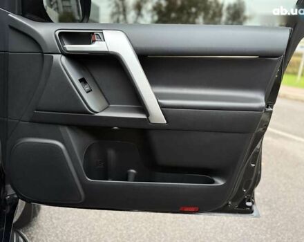 Тойота Ленд Крузер Прадо, объемом двигателя 4 л и пробегом 72 тыс. км за 54900 $, фото 23 на Automoto.ua