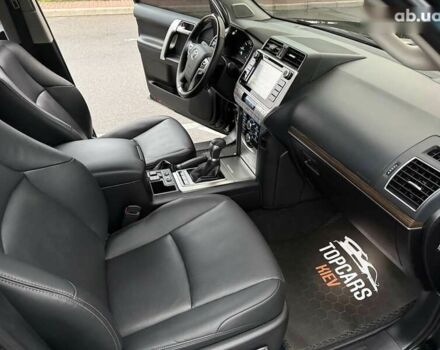 Тойота Ленд Крузер Прадо, объемом двигателя 4 л и пробегом 72 тыс. км за 54900 $, фото 26 на Automoto.ua