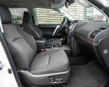 Тойота Ленд Крузер Прадо, об'ємом двигуна 0 л та пробігом 28 тис. км за 40777 $, фото 5 на Automoto.ua