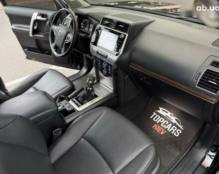 Тойота Ленд Крузер Прадо, объемом двигателя 4 л и пробегом 72 тыс. км за 54900 $, фото 28 на Automoto.ua