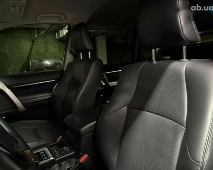 Тойота Ленд Крузер Прадо, объемом двигателя 4 л и пробегом 27 тыс. км за 51700 $, фото 23 на Automoto.ua