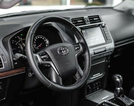 Тойота Ленд Крузер Прадо, об'ємом двигуна 0 л та пробігом 28 тис. км за 40777 $, фото 13 на Automoto.ua