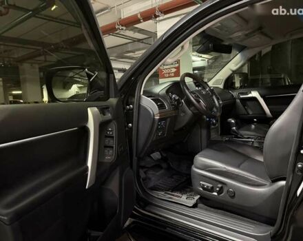 Тойота Ленд Крузер Прадо, объемом двигателя 4 л и пробегом 27 тыс. км за 51700 $, фото 19 на Automoto.ua