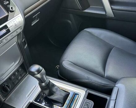 Тойота Ленд Крузер Прадо, об'ємом двигуна 3.96 л та пробігом 97 тис. км за 50000 $, фото 24 на Automoto.ua