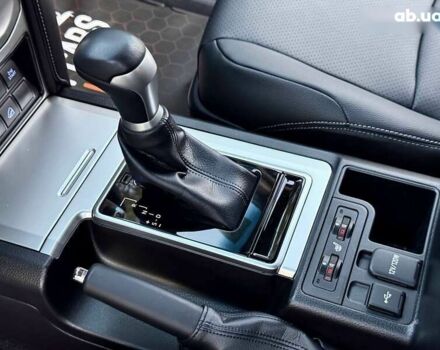 Тойота Ленд Крузер Прадо, объемом двигателя 4 л и пробегом 37 тыс. км за 49999 $, фото 26 на Automoto.ua