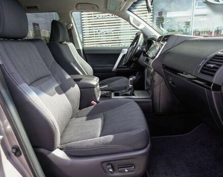 Тойота Ленд Крузер Прадо, объемом двигателя 2.8 л и пробегом 24 тыс. км за 47234 $, фото 5 на Automoto.ua
