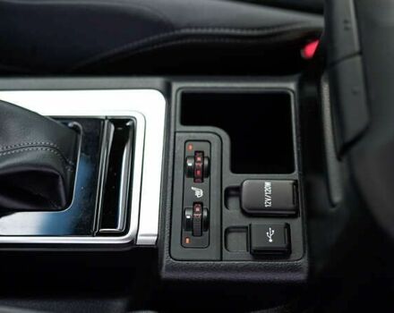 Тойота Ленд Крузер Прадо, объемом двигателя 2.8 л и пробегом 24 тыс. км за 47234 $, фото 29 на Automoto.ua