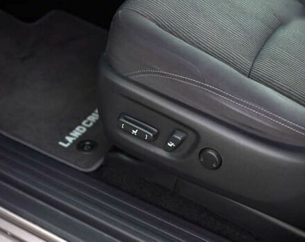 Тойота Ленд Крузер Прадо, объемом двигателя 2.8 л и пробегом 24 тыс. км за 47234 $, фото 14 на Automoto.ua