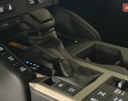 Тойота Ленд Крузер Прадо, объемом двигателя 2.8 л и пробегом 0 тыс. км за 70987 $, фото 18 на Automoto.ua