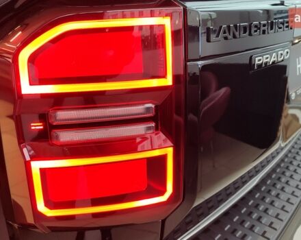 Тойота Ленд Крузер Прадо 2025 року купити нове авто Тойота Ленд Крузер Прадо 2025 року від офіційного дилера Тойота Центр Чернігів «Соллі-Плюс» Тойота фото