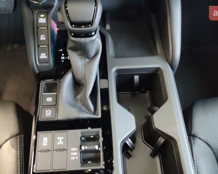 Тойота Ленд Крузер Прадо 2025 року купити нове авто Тойота Ленд Крузер Прадо 2025 року від офіційного дилера Тойота Центр Чернігів «Соллі-Плюс» Тойота фото