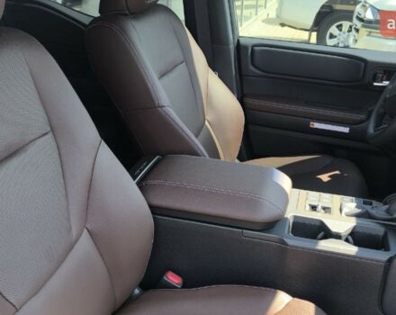 Тойота Ленд Крузер Прадо, объемом двигателя 2.8 л и пробегом 0 тыс. км за 61947 $, фото 4 на Automoto.ua