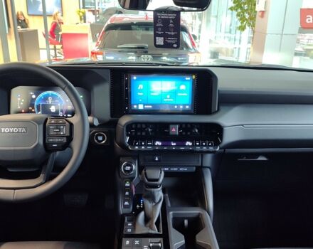 Тойота Ленд Крузер Прадо 2025 року купити нове авто Тойота Ленд Крузер Прадо 2025 року від офіційного дилера Тойота Центр Чернігів «Соллі-Плюс» Тойота фото